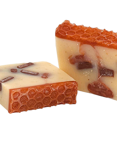 Load image into Gallery viewer, Oatmeal, Honey &amp; Almond Soap Bar 🧼
